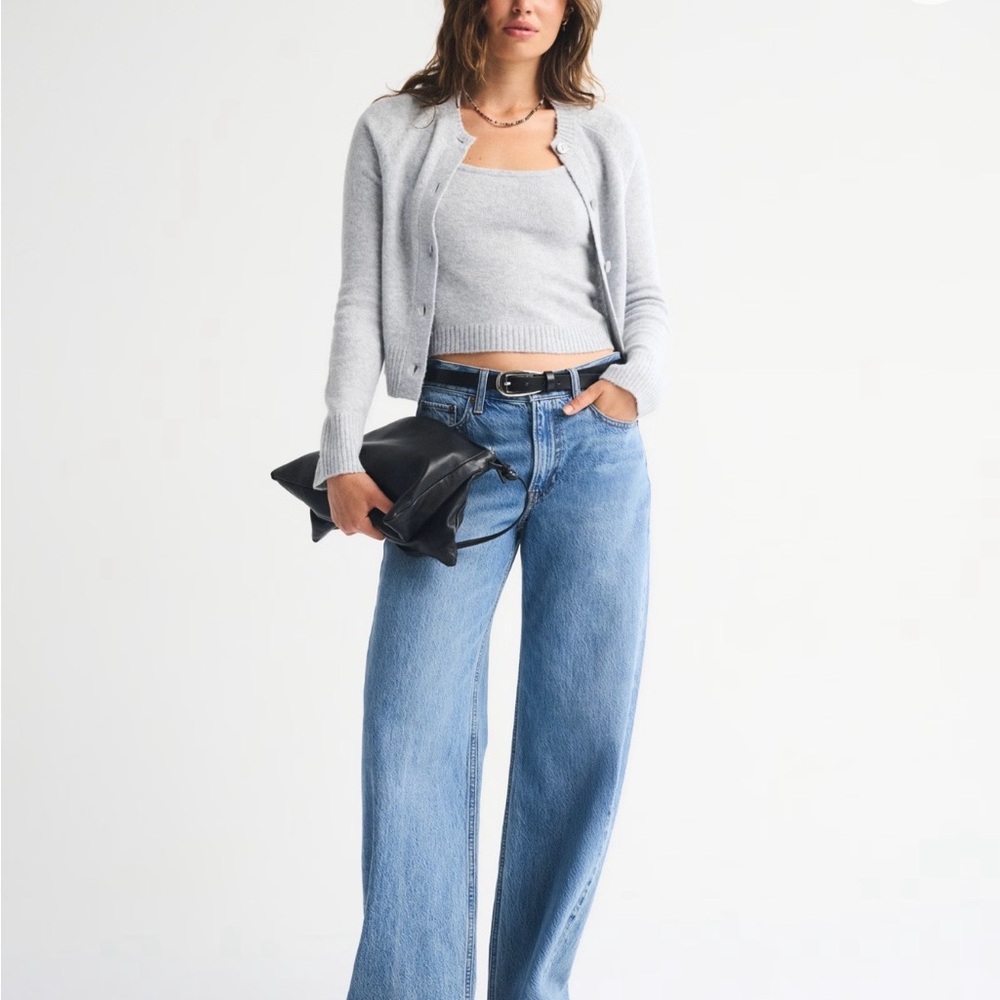 Abercrombie & Fitch Ultra Loose Low Rise Jeans - Picture 7 of 8